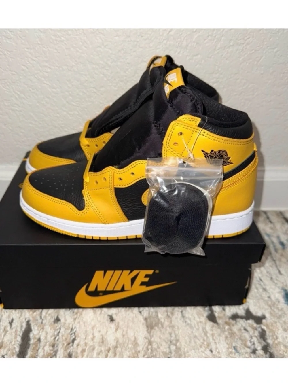 Nike Air Jordan 1 Mid Kids' Black/Yellow Basketball Shoes